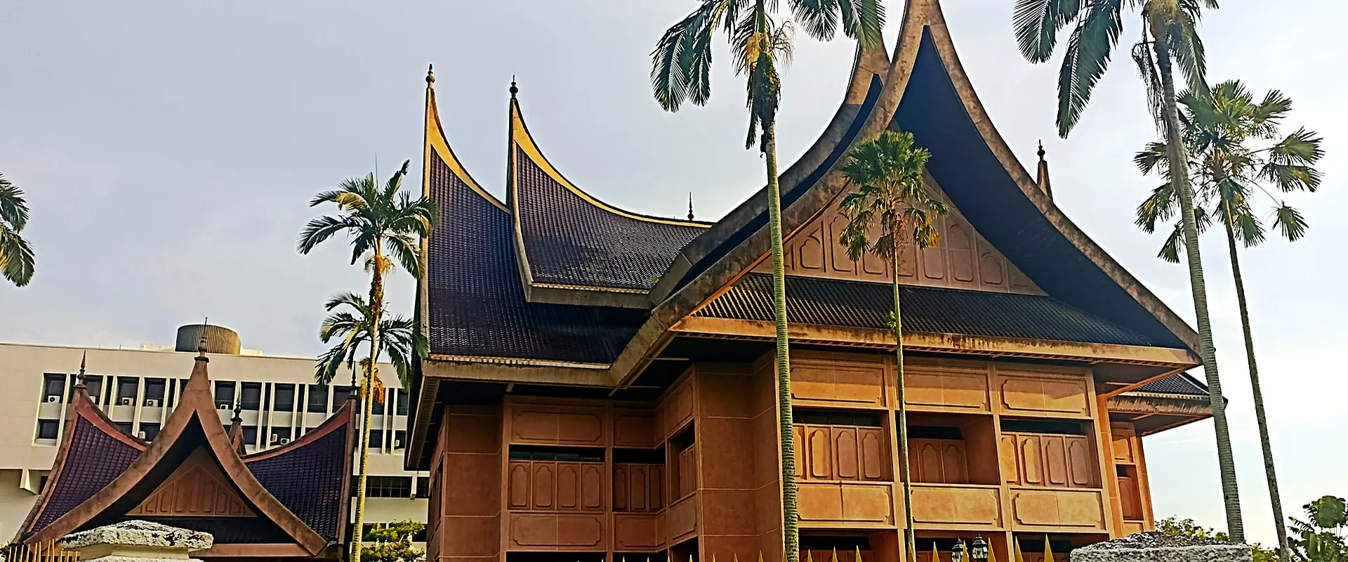 Seni bina bumbung Minangkabau di Seremban