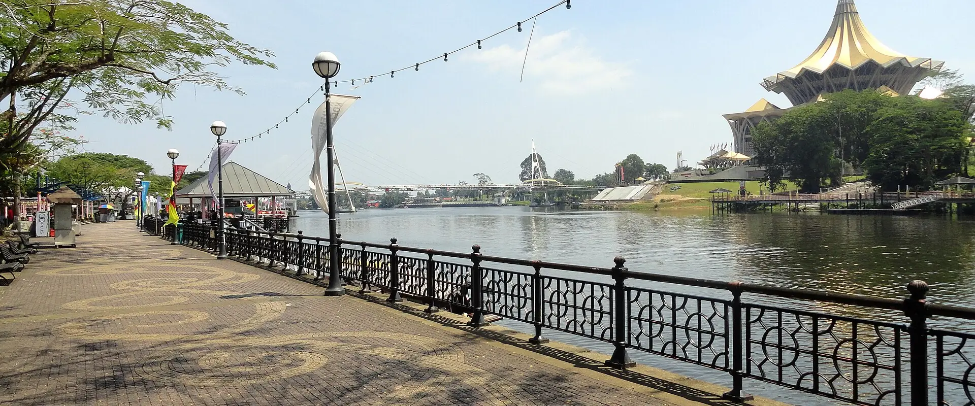 Pinggir sungai Kuching